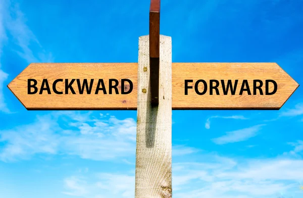 Achterwaarts versus Forward — Stockfoto