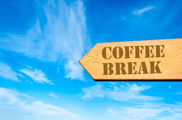 箭头标志与喝咖啡休息时间消息 — 图库照片