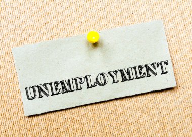 Geri dönüşümlü kağıt Not cork tahtada yıktı. İşsizlik mesaj. Kavram görüntü