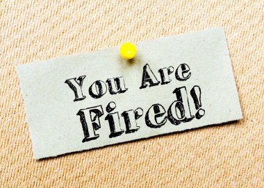 Geri dönüşümlü kağıt Not cork tahtada yıktı. Fired iletisi vardır