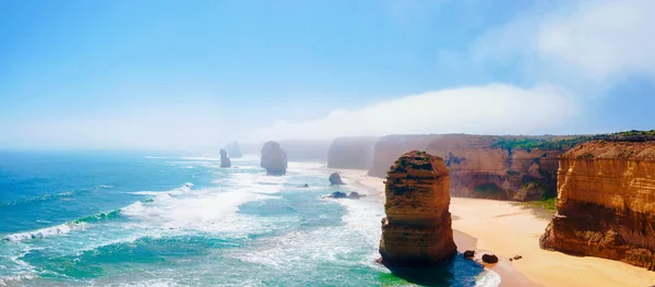 Los Doce Apóstoles por la Gran Ruta del Océano en Victoria, Australia —  Fotos de Stock