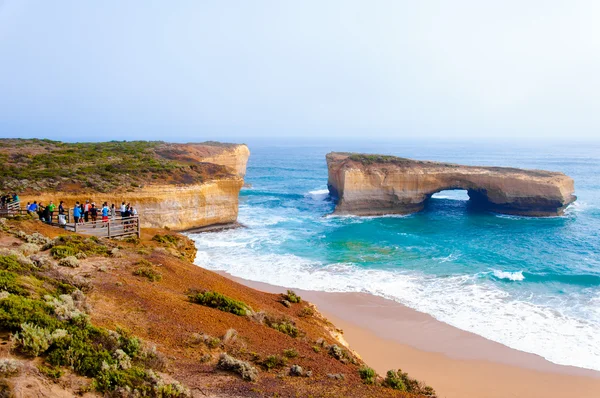 London Bridge at Os Doze Apóstolos em Victoria, Austrália Imagens De Bancos De Imagens Sem Royalties