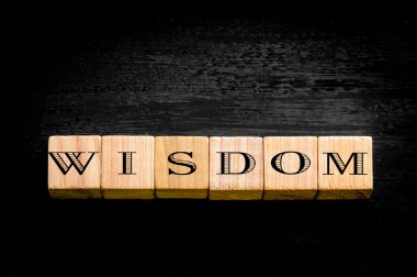 Word bilgelik siyah arka plan üzerine izole