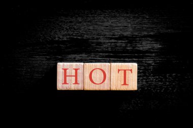 Word izole kopya alanı siyah zemin üzerine sıcak