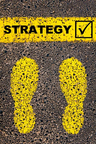 Palabra Estrategia y marca de verificación. Imagen conceptual — Foto de Stock