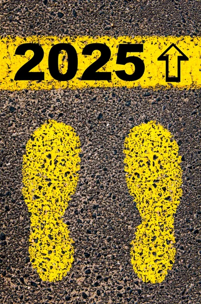 Year 2025 is coming message. Conceptual image — Stock Photo, Image