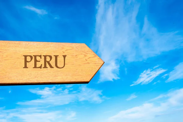 Houten pijl teken wijzen bestemming Peru — Stockfoto