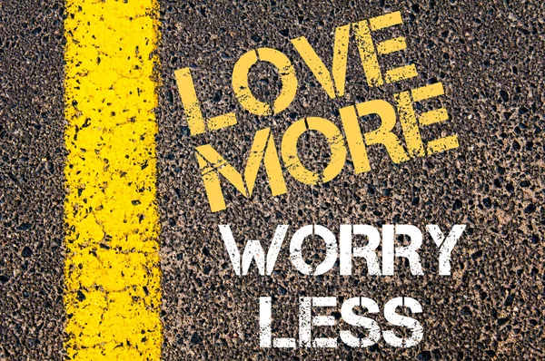 Láska víc starat méně motivačního. — Stock fotografie