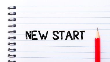 Yeni başlamak defter sayfa üzerinde yazılı metin