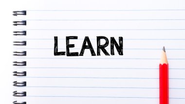 Not defteri sayfa üzerinde yazılı metin öğrenmek