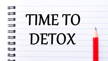 Zaman için Detoks defter sayfa üzerinde yazılı metin