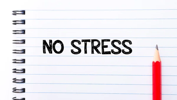 No Stress Texto escrito en la página del cuaderno —  Fotos de Stock