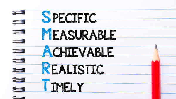 SMART Текст, написанный на странице ноутбука
