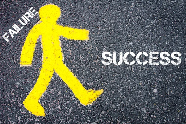 Yellow pedestrian figure walking towards SUCCESS — Stock Photo, Image