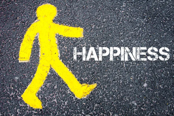 Figura pedestre amarelo caminhando em direção a HAPPINESS — Fotografia de Stock
