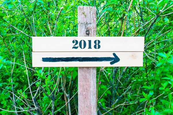 YEAR 2018  Directional sign — Stock Photo, Image