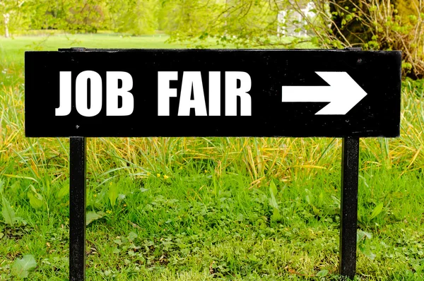 Job Fair geschreven op directionele zwart metalen teken — Stockfoto