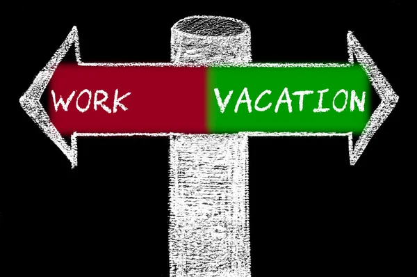 Opposite arrows with Work versus Vacation — Stock Photo, Image