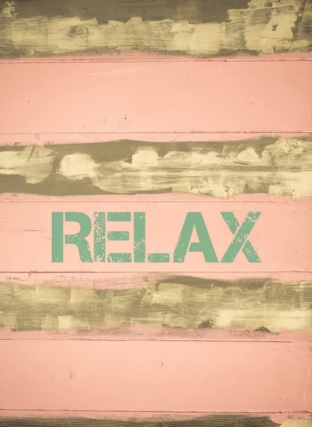 RELAX escrito en pared de madera pintada vintage — Foto de Stock