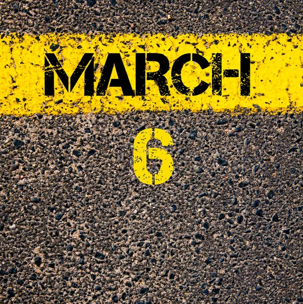 6 Mart takvim günü içinde yol sarı çizgi çizgi boyamak — Stok fotoğraf