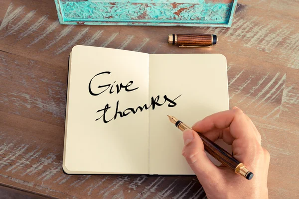 Konsep motivasi dengan teks tulisan tangan GIVE THANKS — Stok Foto