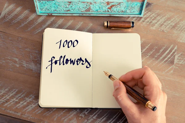 Motivationskonzept mit handschriftlichem Text 1000 Follower — Stockfoto