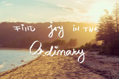 Sunset beach arka plan üzerinde el yazısı metin