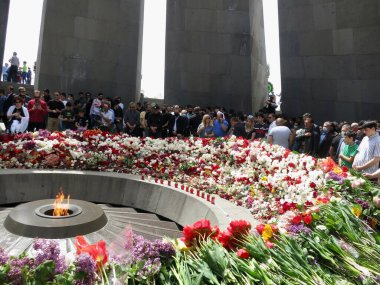 Erivan, Ermenistan... 24 Nisan 2021 Tsitseraberd. Soykırım anıtı Ermeni Soykırımı kurbanlarına adanmış Ermeni resmi anıtıdır. Üzücü gün 