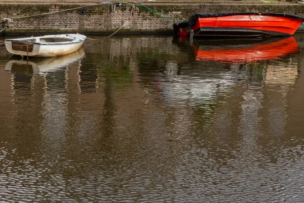 Red White Boat Canal Cloudy Sky — Stock Photo, Image