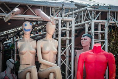 10 Ağustos 2021, Scheveningen plajı, Lahey, Hollanda, plaj kafe tasarımı, manken mankenler 