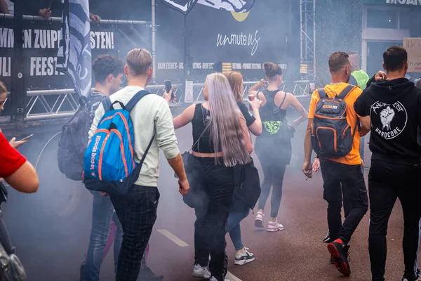 11 Eylül 2021, Leiden, Hollanda, Bizi Çözün. Hollanda 'nın Covid politikasını protesto etmek için bugün 14.00' ten itibaren Amsterdam, Lahey, Eindhoven, Enschede, Groningen, Leiden, Maastricht, Tilburg, Nijmegen ve