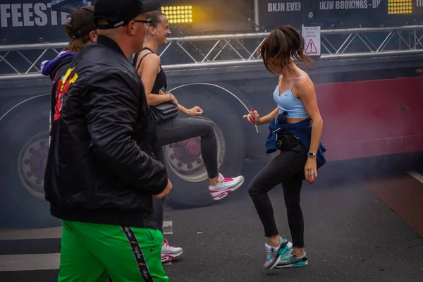 11 Eylül 2021, Leiden, Hollanda, Bizi Çözün. Hollanda 'nın Covid politikasını protesto etmek için bugün 14.00' ten itibaren Amsterdam, Lahey, Eindhoven, Enschede, Groningen, Leiden, Maastricht, Tilburg, Nijmegen ve