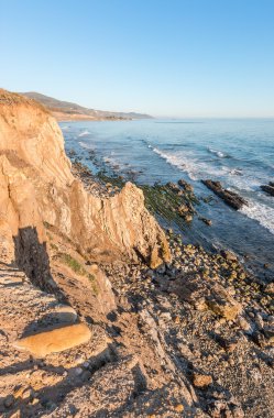 Kayalık California okyanus uçurumları