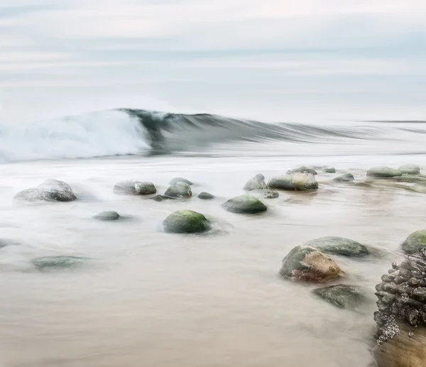 Brise-côte rocheux — Photo