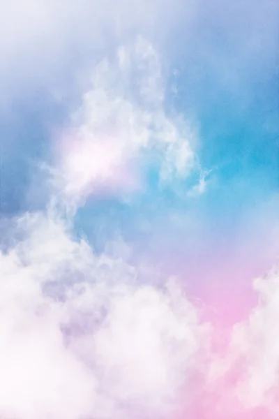 Светящиеся облака и туман — стоковое фото
