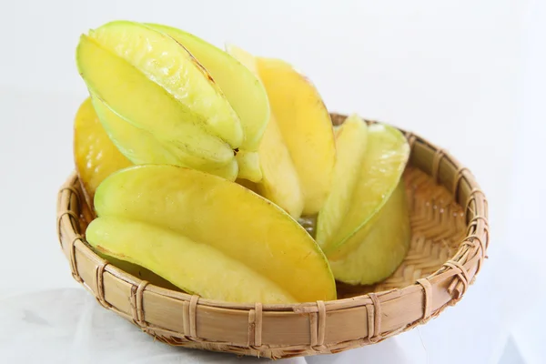 Fruit carambola in the Wicker baskets — Stock Photo, Image