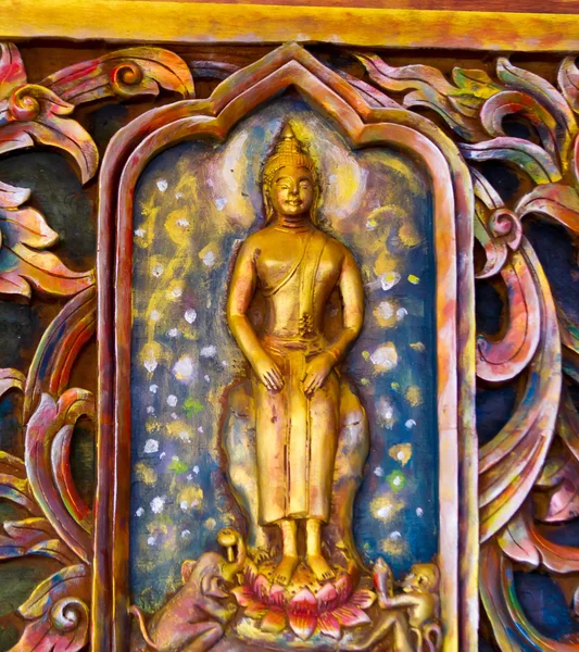 Wazig beeld van de Bhudha in Thaise tempel — Stockfoto