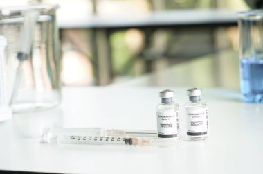 Coronavirus aşısı hastalığı COVID 19, korona virüsü araştırması. Korona virüsü enfeksiyonundan korunma, aşılama hayati organ sistemlerini çalışır ve tedaviyi sürdürür.
