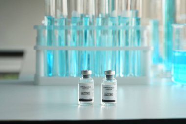 Koronavirüs aşısı COVID 19, korona virüsü araştırması. Korona virüsü enfeksiyonundan korunma, aşılama hayati organ sistemlerini çalışır ve tedaviyi sürdürür.