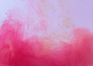 Hareket rengi suya düşer, mürekkep kıvrılır, mürekkep soyutlanır. Suyun altında süslü bir mürekkep bulutu. Kristal renkler ve suda mürekkep. Soyut arkaplan