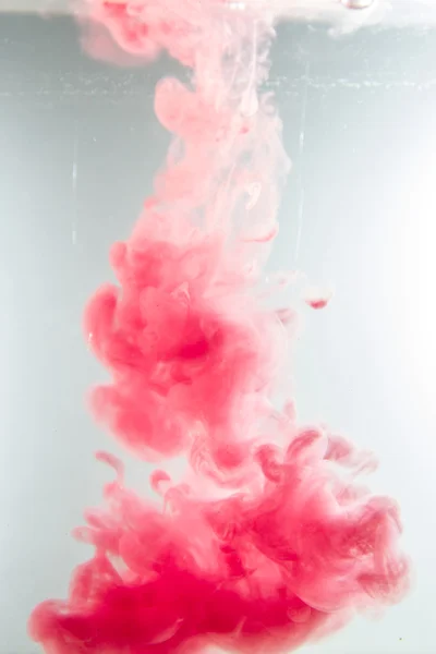 Fantasia Sogno Nuvola di inchiostro in acqua soft focus — Foto Stock