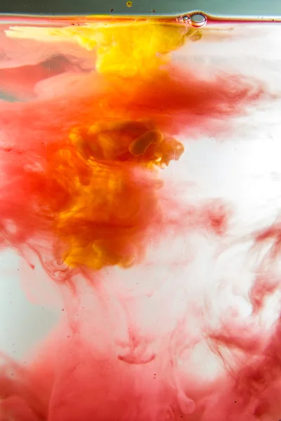 Fantasievolle Traumwolke aus Tinte im wasserweichen Fokus — Stockfoto
