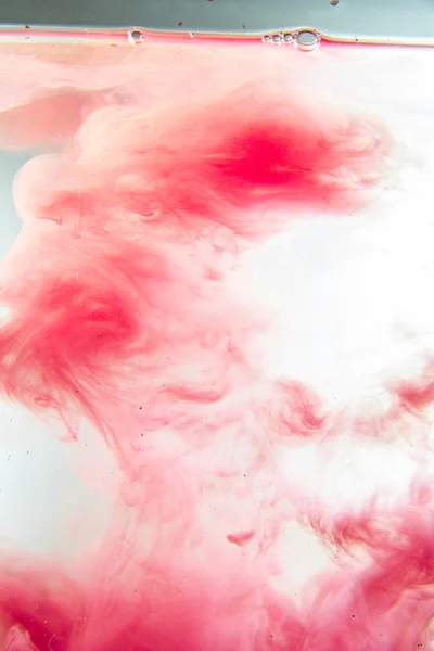Причудливый сон облако чернил в воде мягкий фокус — стоковое фото
