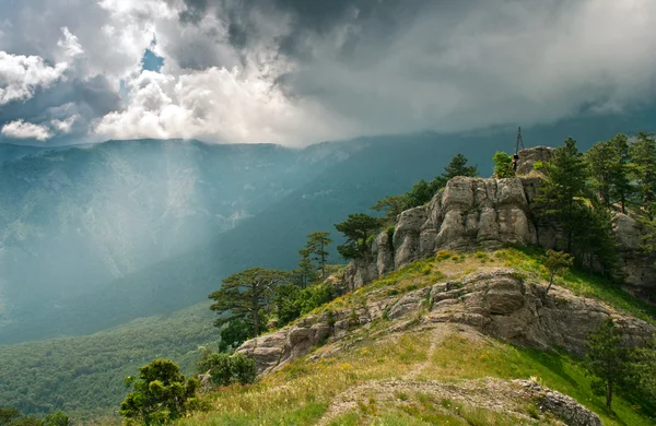 Sunny beams in the mountains — Stock Photo, Image