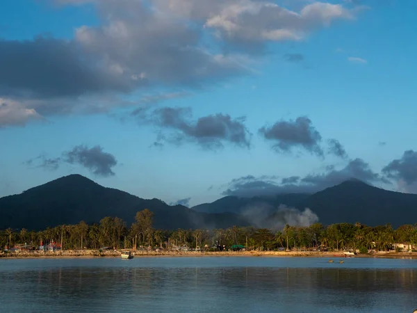 泰国Hin Kong地区沿海Koh Phangan岛的热带海滩 图库照片