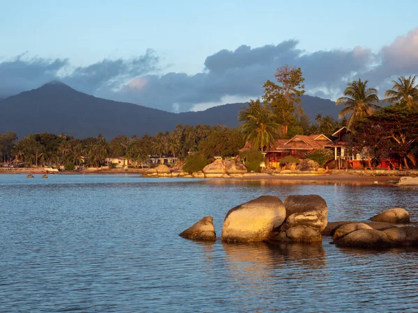 Τροπική Παραλία Του Νησιού Koh Phangan Ακτή Της Περιοχής Hin Φωτογραφία Αρχείου