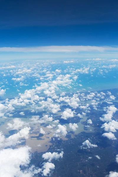 Nuvens no céu azul.Tailândia terra — Fotografia de Stock