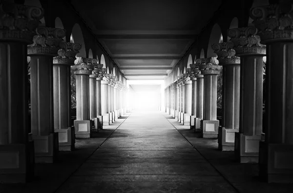 Corridor with columns — Stock Photo, Image