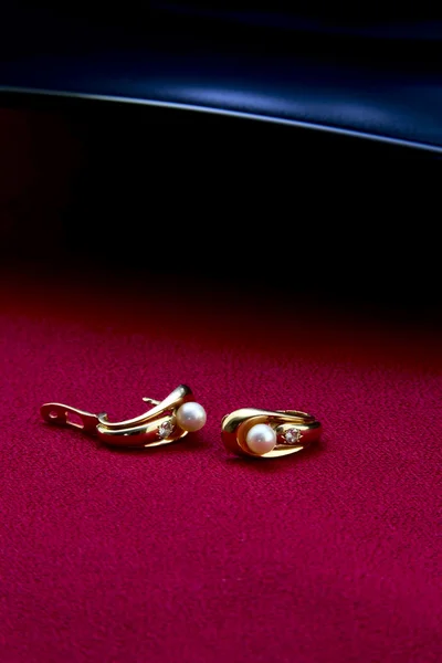 Náušnice s perlami — Stock fotografie