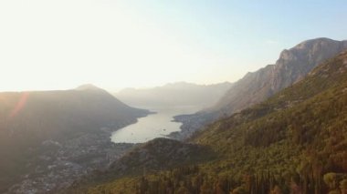 Lovcen Dağı 'ndan Kotor Körfezi' nin üst manzarası